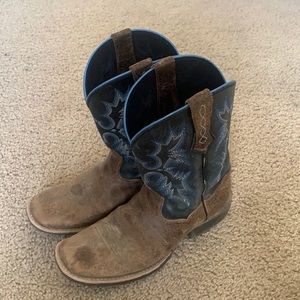Ariat boys boots used size 3